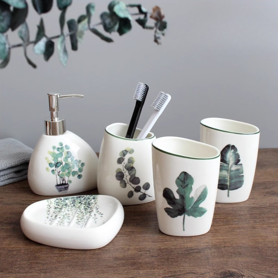 Badezimmer-Zubehör-Set aus wei – Zara Home Bathroom Set Bewertung und Preis