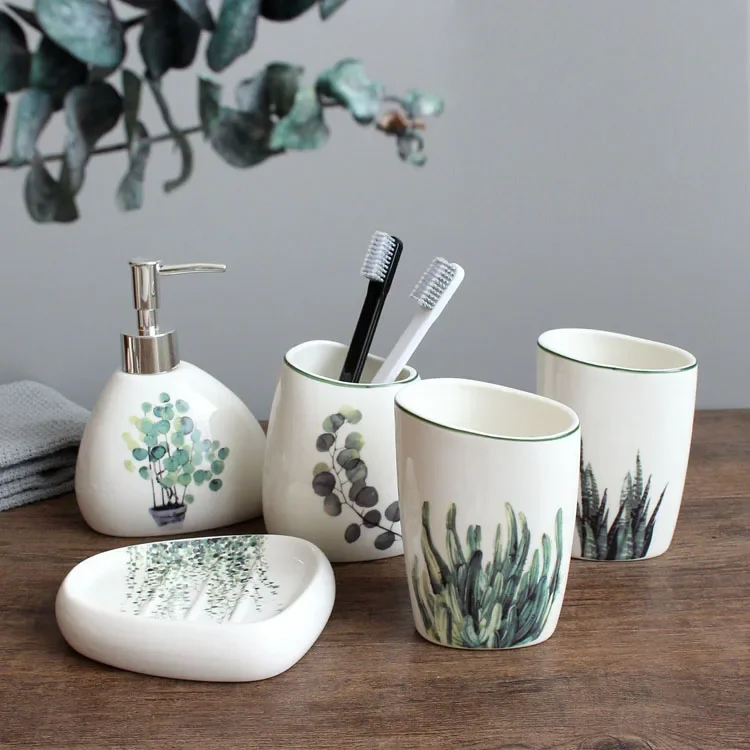 Badezimmer-Zubehör-Set aus wei – Zara Home Bathroom Set Bewertung und Preis